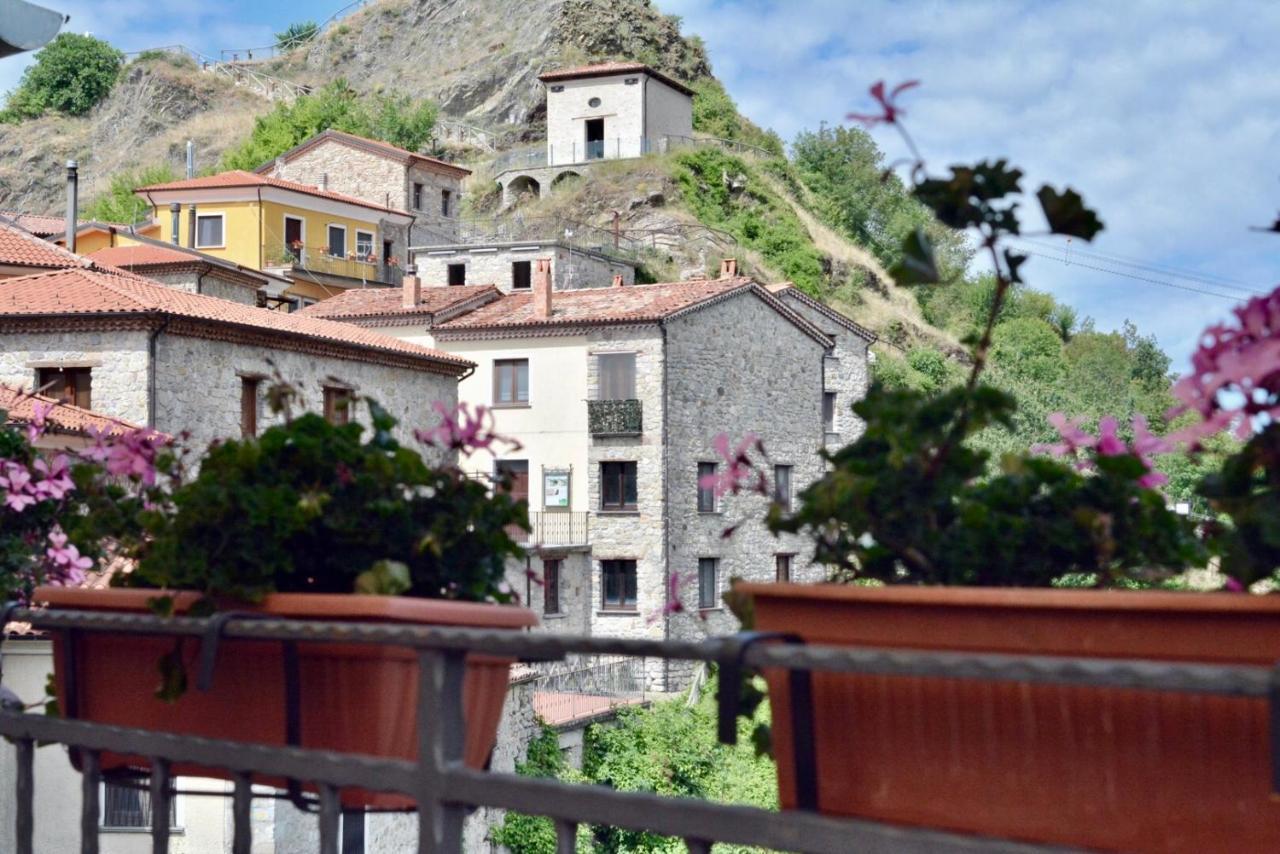 Borgo Manca Suite Сасо ди Касталда Екстериор снимка