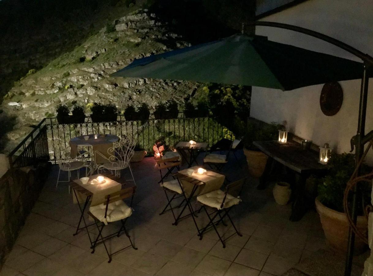 Borgo Manca Suite Сасо ди Касталда Екстериор снимка