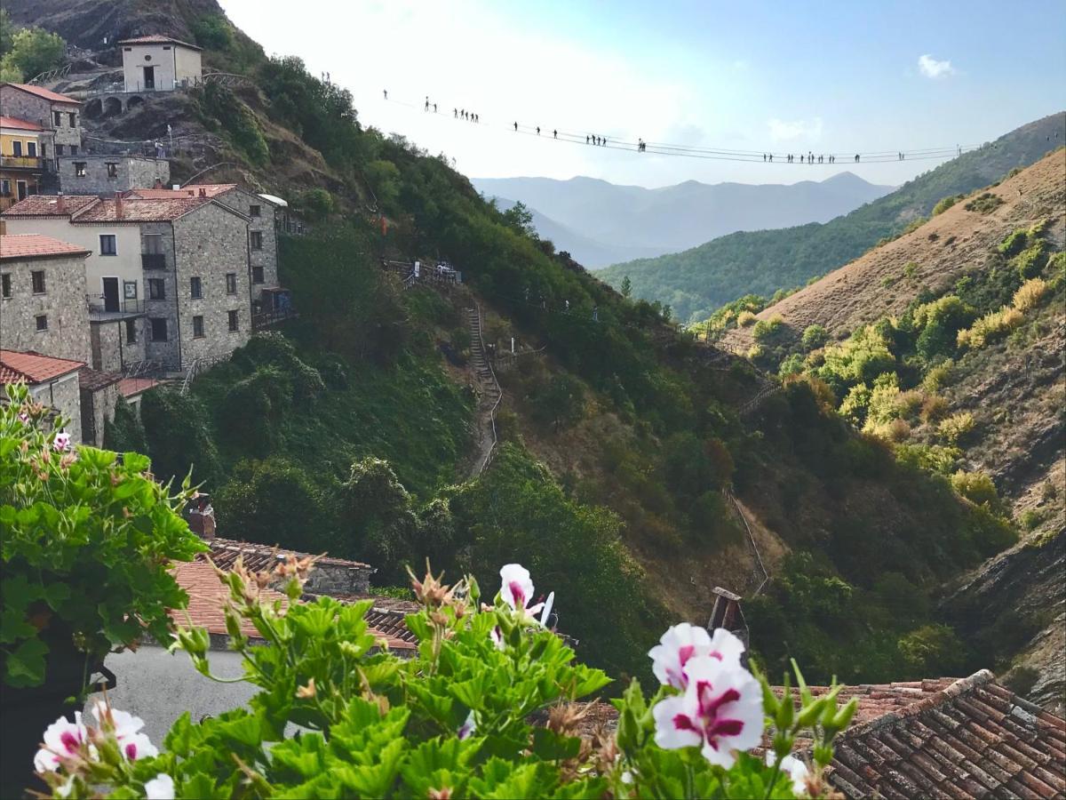 Borgo Manca Suite Сасо ди Касталда Екстериор снимка